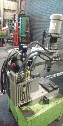 吉川鐵工 US-36 カシメ機