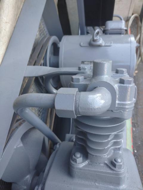日立産機システム 3.7P-9.5T [売約] 3.7kwコンプレッサー