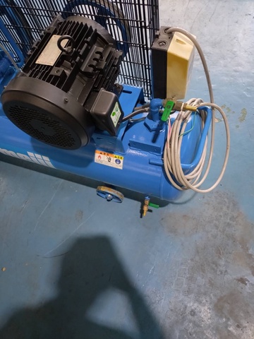 明治機械製作所 GK-37A 3.7kwコンプレッサー