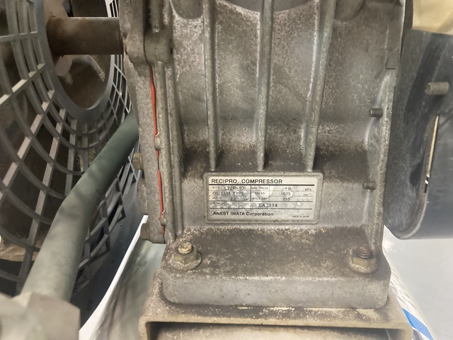 アネスト岩田 TLP22-10 2.2kwコンプレッサー