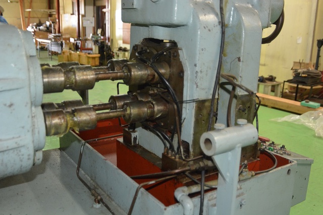 吉田記念 ワークロール：Φ28×65w/6段 圧延機 28型6段圧延機